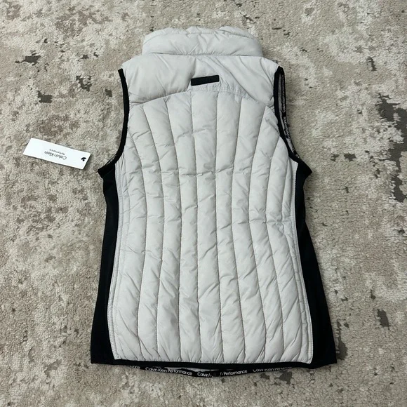 Calvin Klein Puffer Performance Vest Size XS NWT - Picture 2 of 5